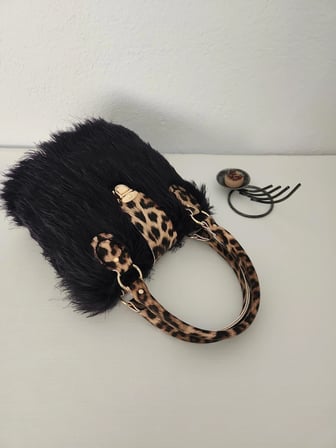 Leopar Detaylı, Siyah Tüylü, Kadın El Çantası