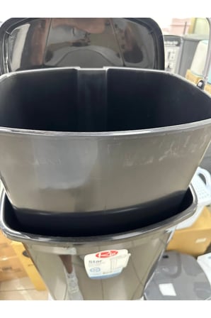50 Lt Slim Pedallı Plastik Çöp Kovası Siyah Kapaklı 65X35X43 CM