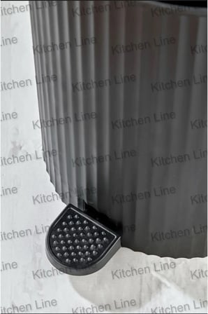 PEDALLI, ÇİZGİLİ YUVARLAK MODEL BANYO/MUTFAK ÇÖP KOVASI 8LT SİYAH