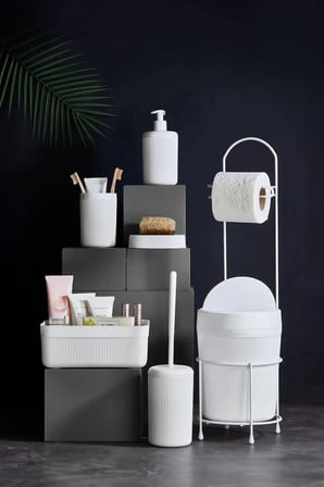 7 Parça Beyaz Banyo Seti Metal Stantlı Kovalı Wc Kağıtlık Kozmetik Kutusu