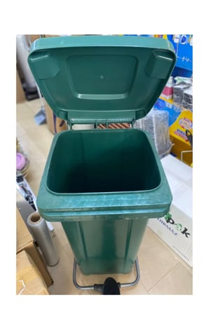 BÜYÜK BOY  pedallı 120 lt yeşil çöp konteyner  çöp kovası daire önü kapı ön