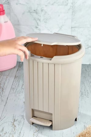 Bas Aç Mekanizmalı Banyo ve Mutfak Pedallı Çöp Kovası - Siyah