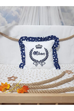 Fırfırlı Kırlent Bebek İsimli 40x40 Cm Nakışlı Takı Yastığı İçi Dolgulu
