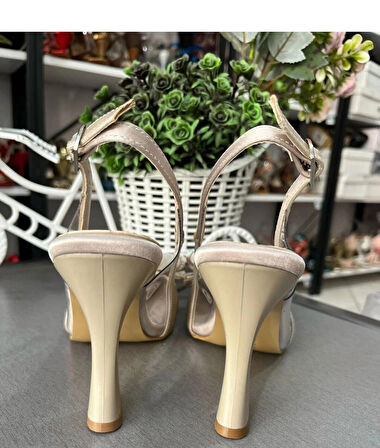 FİYONK DETAYLI EN MODA ÇOK ŞIK KADIN AYAKKABI 6 CM TOPUKBOYU SATEN DOKU HER ZAMANIN MODELİ KONFOR