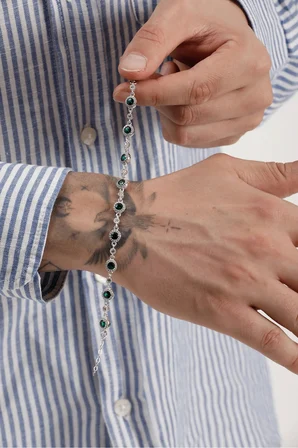 Maedhros 925 Ayar Gümüş Yeşil Taşlı Yuvarlak Motif Erkek Bileklik – Parlak Zirkon Detaylı
