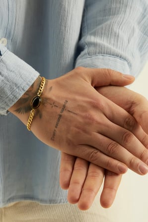 NOIR Gold Cuban Zincir 925 Ayar 14K Altın Kaplama Siyah Doğal Taşlı Erkek Bileklik 17+5 cm Uzatmalı