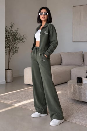 Kadın Nakışlı Sweatshirt ve Geniş Paça Pantolon İkili Takım