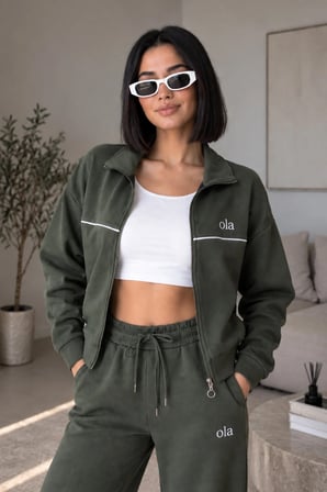 Kadın Nakışlı Sweatshirt ve Geniş Paça Pantolon İkili Takım