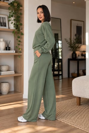 Kadın Oversize Yarasa Kol Bluz ve Bol Paça Pantolon İkili Takım