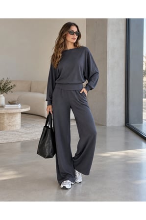 Kadın Oversize Yarasa Kol Bluz ve Bol Paça Pantolon İkili Takım