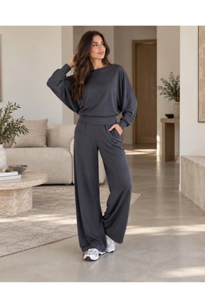 Kadın Oversize Yarasa Kol Bluz ve Bol Paça Pantolon İkili Takım