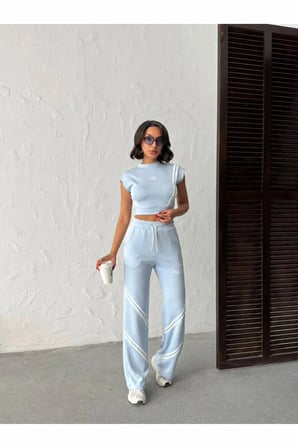 Kadın Şerit Detaylı Crop Top ve Yüksek Bel Bol Paça Pantolon İkili Takım