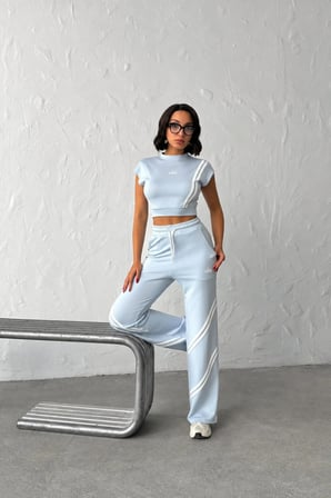 Kadın Şerit Detaylı Crop Top ve Yüksek Bel Bol Paça Pantolon İkili Takım