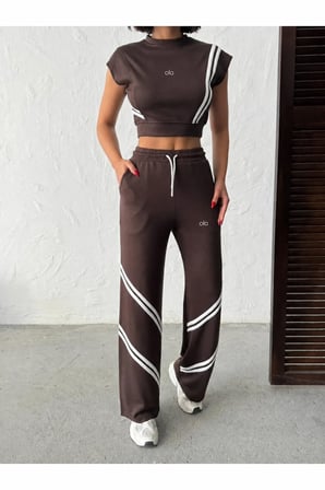 Kadın Şerit Detaylı Crop Top ve Yüksek Bel Bol Paça Pantolon İkili Takım
