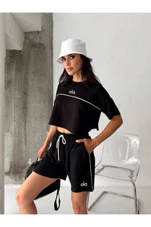 Kadın Oversize Tişört ve Beli Lastikli Şort İkili Takım