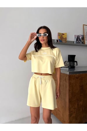 Kadın Oversize Tişört ve Beli Lastikli Şort İkili Takım
