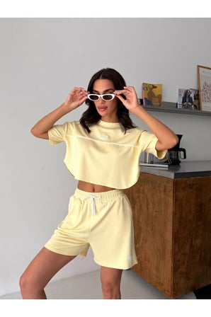 Kadın Oversize Tişört ve Beli Lastikli Şort İkili Takım