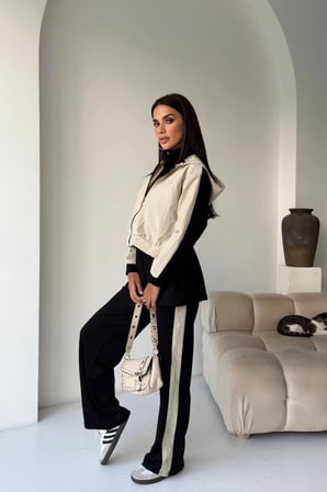 Kadın Kapüşonlu Uzun Ceket Crop Ceket ve Şeritli Bol Paça Pantolon 3'lü Takım