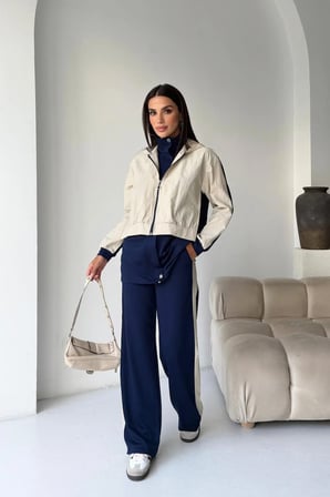 Kadın Kapüşonlu Uzun Ceket Crop Ceket ve Şeritli Bol Paça Pantolon 3'lü Takım