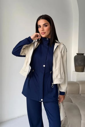 Kadın Kapüşonlu Uzun Ceket Crop Ceket ve Şeritli Bol Paça Pantolon 3'lü Takım