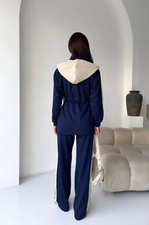 Kadın Kapüşonlu Uzun Ceket Crop Ceket ve Şeritli Bol Paça Pantolon 3'lü Takım