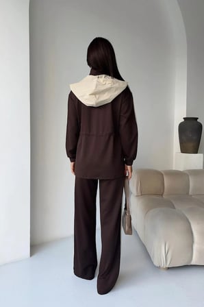 Kadın Kapüşonlu Uzun Ceket Crop Ceket ve Şeritli Bol Paça Pantolon 3'lü Takım