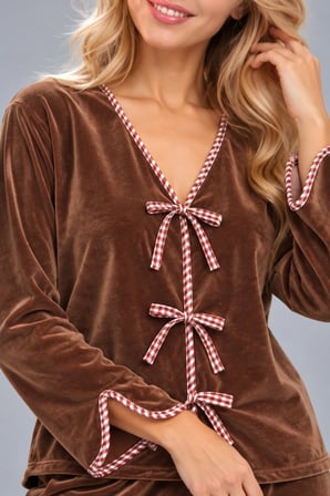Kadın Kahve Soft Kadife V Yaka Bağcıklı Fiyonklu Uzun Kollu Pijama Takımı