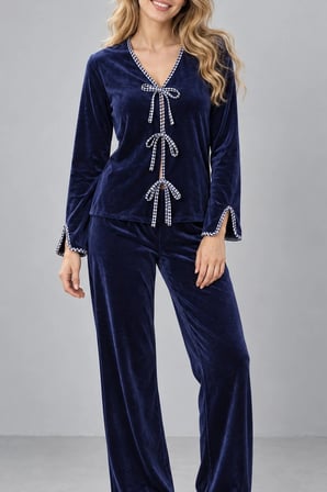 Kadın Lacivert Soft Kadife V Yaka Bağcıklı Fiyonklu Uzun Kollu Pijama Takımı