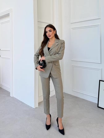 Kadın Çizgili Çift Sıra Düğmeli Kruvaze Blazer Ceket ve Dar Paça Pantolon Takım Elbise