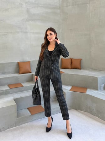 Kadın Kareli Çift Sıra Düğmeli Kruvaze Blazer Ceket ve Dar Paça Pantolon Takım Elbise