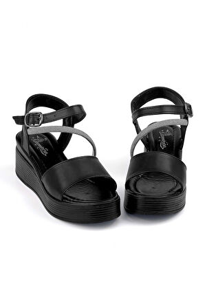 Kadın Siyah Tokalı Taşlı Dolgu Topuklu Sandalet 6 Cm Rahat Yüksek Topuklu