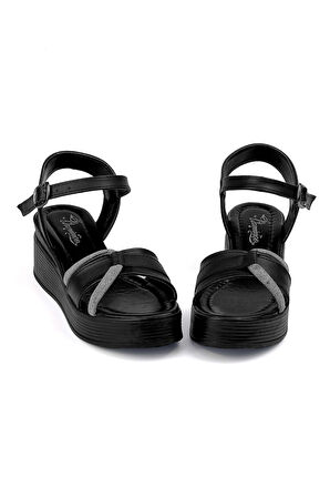 Kadın Siyah Tokalı Taşlı Dolgu Topuklu Sandalet 6 Cm Rahat Yüksek Topuklu
