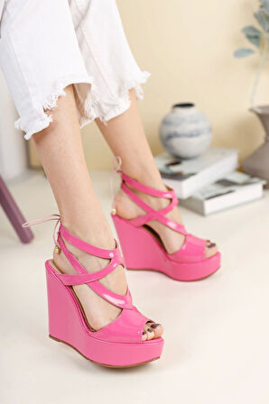 Stil Modern Kadın Arka İpli Dolgu Topuklu Ayakkabı Özel Tasarım Gündüz Gece Abiye Ayakkabı