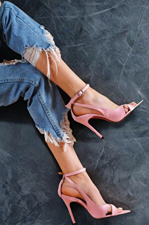 Kadın Bilekten Bağlamalı Sivri Burun Zarif Topuklu Ayakkabı Şık Kombinler İçin