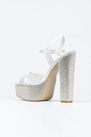 Kadın Moda Gümüş Saten Ökçe-Poli Taşlı Klasik Köşe Kalıplı Kalın Düğün Nişan Gece Abiye Ayakkabısı