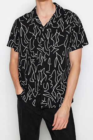 Erkek Moda Kısa Kol Dokuma Siyah Regular Fit Apaş Yaka Kısa Kol Dökümlü Geometrik Yazlık Gömlek