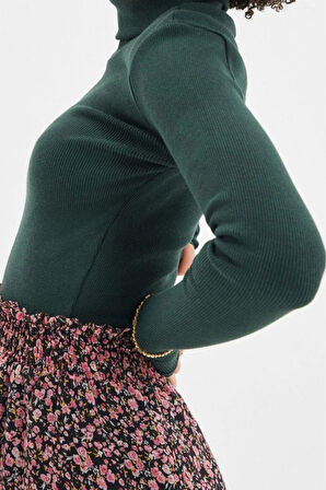 Kadın Şık Crop Balıkçı Yaka Slim Kalıp Örme Fitted Vücuda Oturan Parmak Detaylı Fitilli Esnek Bluz