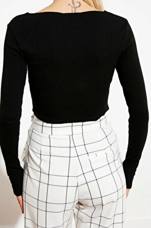 Kadın Crop Kayık Yaka Slim Kalıp Örme Fitilli Fitted Vücuda Oturan Pencere Cut Out Esnek Bluz