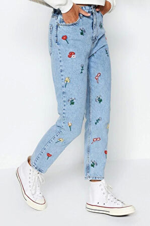 Kadın Moda Şık Kot Pantolon Dar Paça Regular Boy Denim Mavi Nakışlı Yüksek Bel Mom Jeans