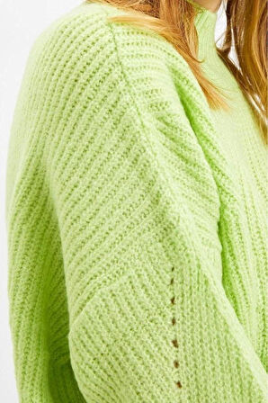 Kadın Moda Şık Regular Dik Yaka Uzun Kol Düz Yumuşak Dokulu Basic Triko Kazak