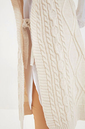 Kadın Moda Şık Tesettür Bisiklet Yaka Düşük Kol Midi Beli Bağlamalı Saç Örgülü Triko Süveter