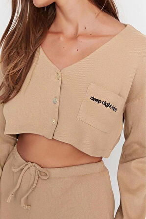 Kadın Pamuklu V Yaka Uzun Kol Nakışlı Fitilli Pamuklu Hırka-Şort Örme Pijama Takımı