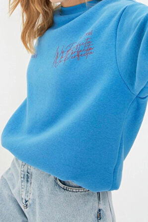 Kadın Regular Bisiklet Yaka Standart Kol Regular Basic Fit Baskılı Kalın İçi Polarlı Örme Sweatshirt