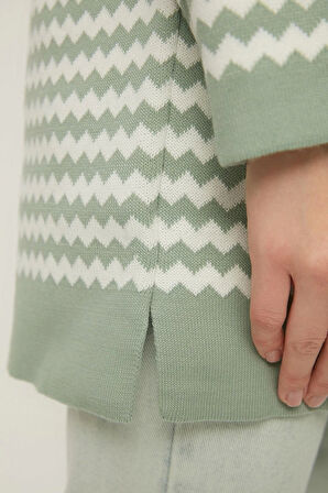 Kadın Moda Şık Tesettür Dik Yaka Düşük Kol Midi Yarım Balıkçı Yaka Çizgili Triko Kazak