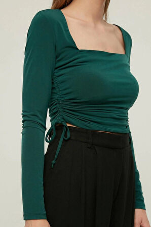 Kadın Moda Şık Crop Kare Yaka Slim Kalıp Örme Büzgü Detaylı Fitted Vücuda Oturan Esnek Bluz