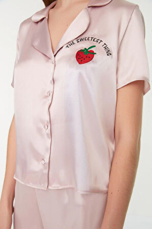 Kadın Polyester Ceket Yaka Kısa Kol Nakışlı Saten Gömlek-Şort Dokuma Pijama Takımı