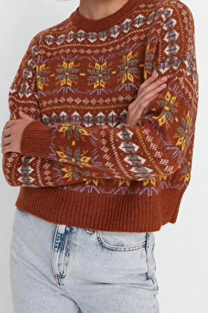 Kadın Moda Şık Bisiklet Yaka Standart Kol Regular Geniş Kalıp Yumuşak Dokulu Desenli Triko Kazak