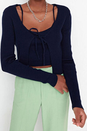 Kadın Moda Şık Crop V Yaka Uzun Kol Düz Crop Bağlama Detaylı Bluz-Hırka Triko Takım Triko Hırka