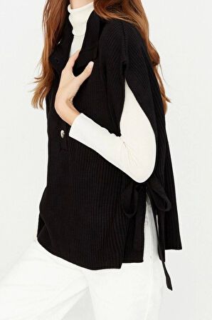 Kadın Moda Şık Dik Yaka Standart Kol Regular Yandan Bağlama Detaylı Yaka Düğmeli Triko Süveter