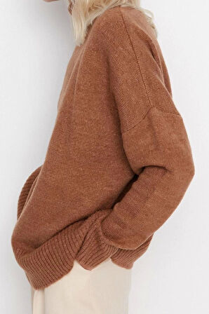 Kadın Moda Şık Regular Dik Yaka Uzun Kol Düz Geniş Kalıp Yumuşak Dokulu Triko Kazak